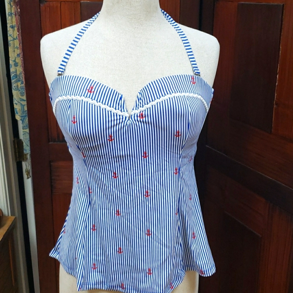 Crown & ivy  bathing style top size M
